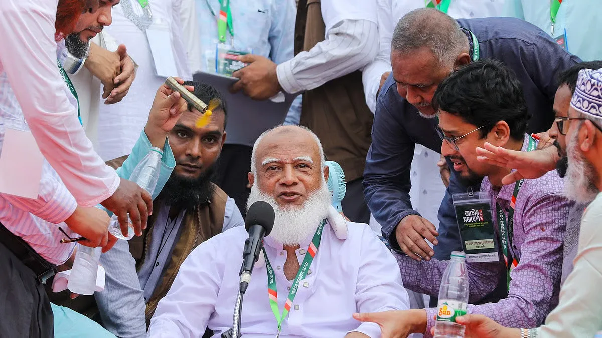 সমাবেশে বক্তব্যরত অবস্থায় অসুস্থ জামায়াত আমির, হাসপাতালে ভর্তি