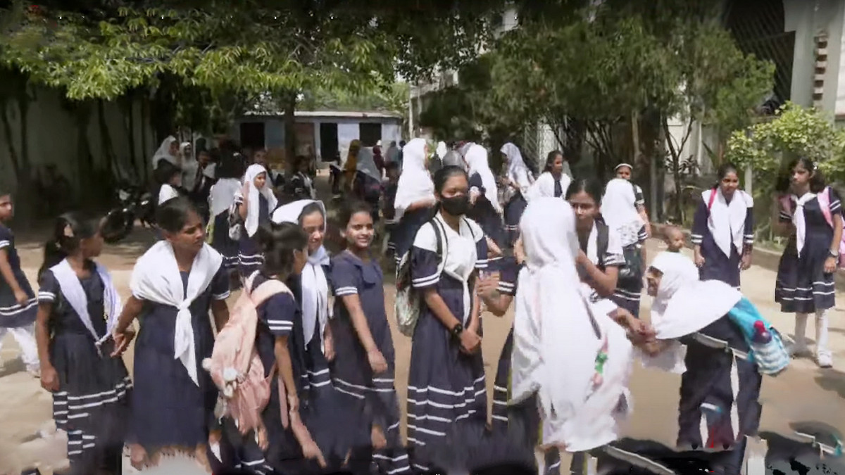 স্কুলে ছুটি কমানোর সিদ্ধান্ত আসছে, জানুন বিস্তারিত
