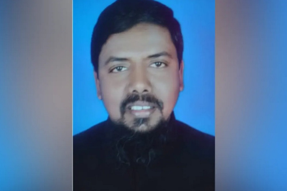 হাতকড়াসহ নৌকা থেকে লাফ দিয়ে পালালেন আওয়ামী লীগ নেতা
