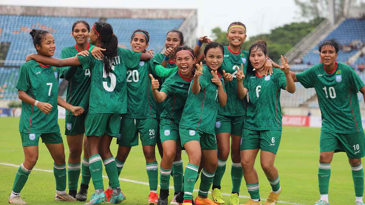 ফিফা র‍্যাঙ্কিংয়ে ২৪ ধাপ এগিয়ে ইতিহাস গড়ল বাংলাদেশ নারী দল