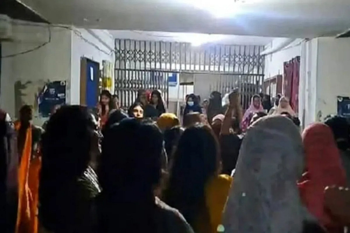 পবিপ্রবিতে ছাত্রী হলে অভিযান: পুরুষ কর্মচারীর উপস্থিতি নিয়ে তোলপাড়