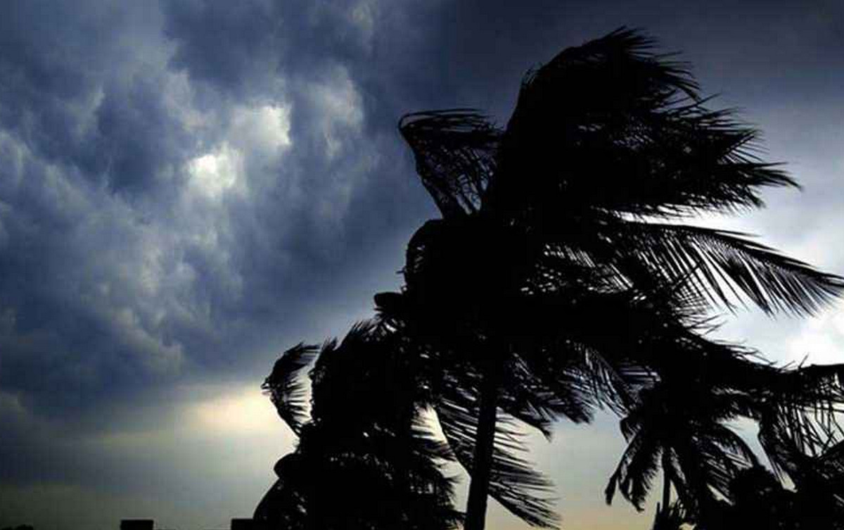 আজকের আবহাওয়ার আপডেট: ৭ জেলায় ঘণ্টায় ৬০ কিমি ঝড়ো হাওয়া সম্ভাবনা
