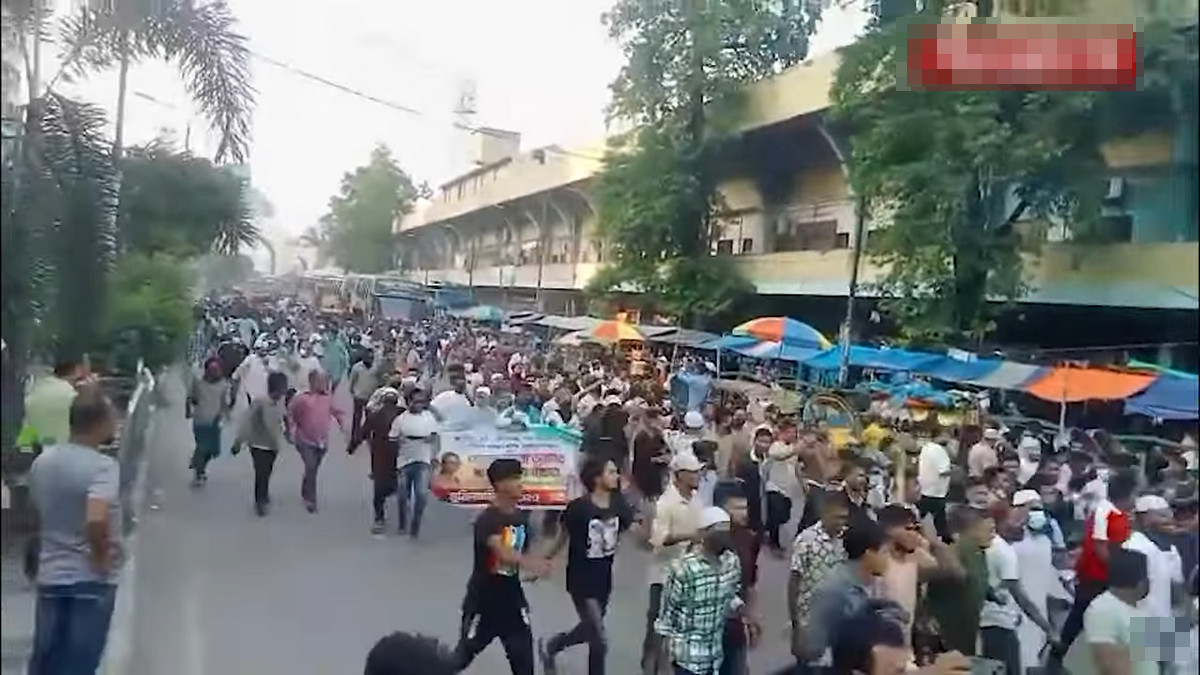 ঢাকায় নিষিদ্ধ ছাত্রলীগের মিছিল ঠেকালো পুলিশ-জনতা