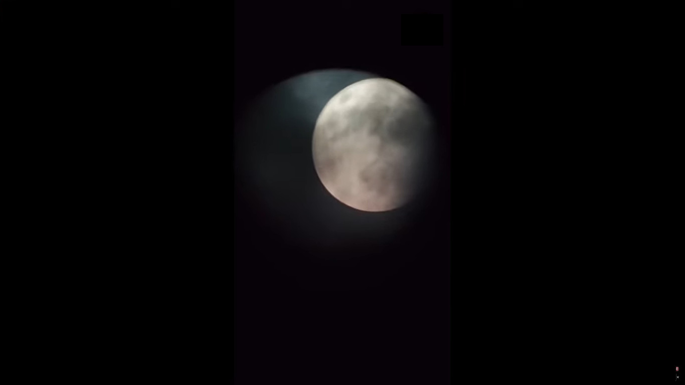 শুরু হলো চন্দ্রগ্রহণ: সরাসরি লাইভ দেখুন এখানে