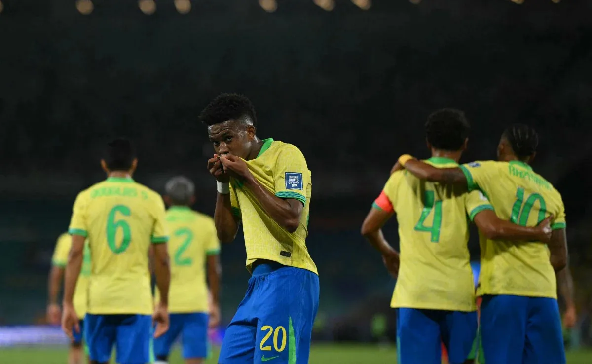 Yalangoch braziliyalik quvnoqlar Yalangoch braziliyalik quvnoqlar