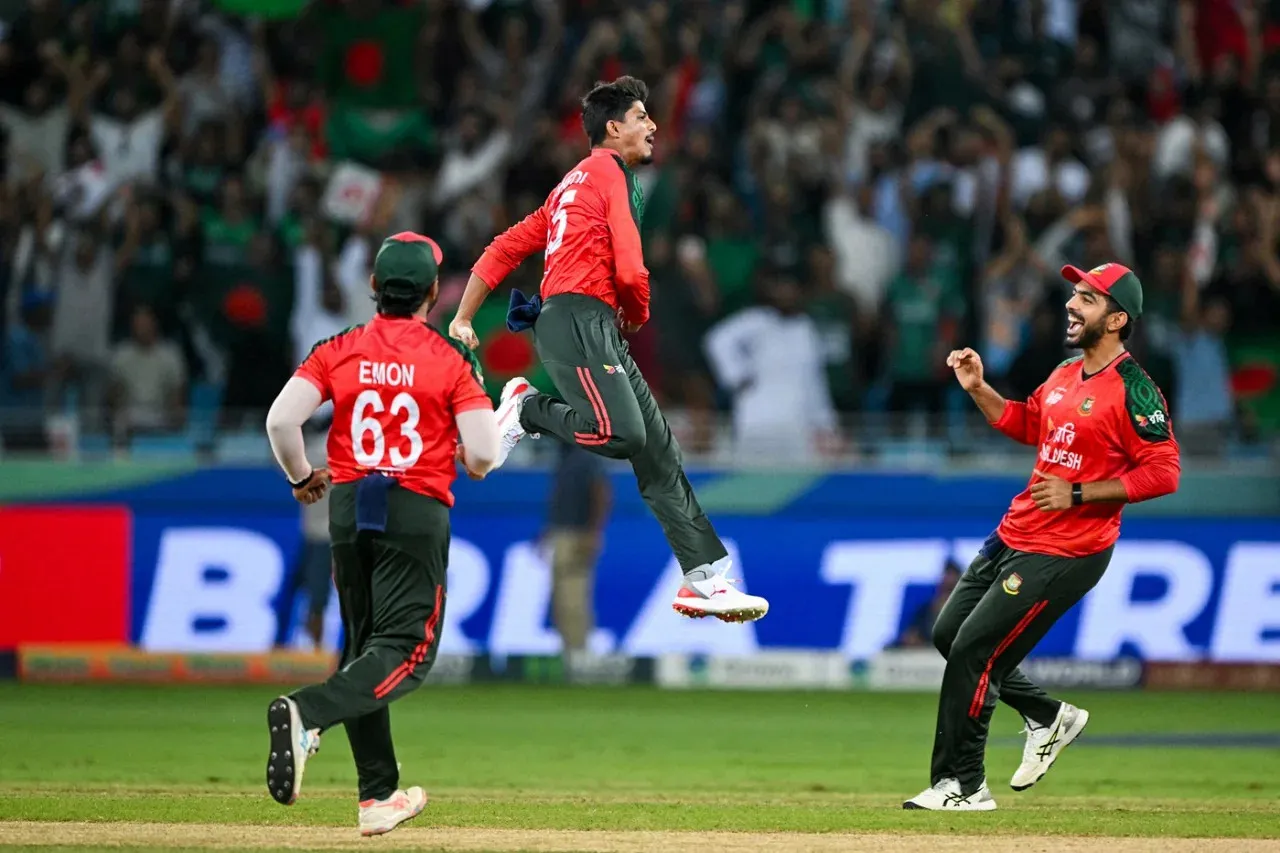 বাংলাদেশকে মাঝাড়ি রানের টার্গেট দিল পাকিস্তান, লাইভ দেখুন এখানে