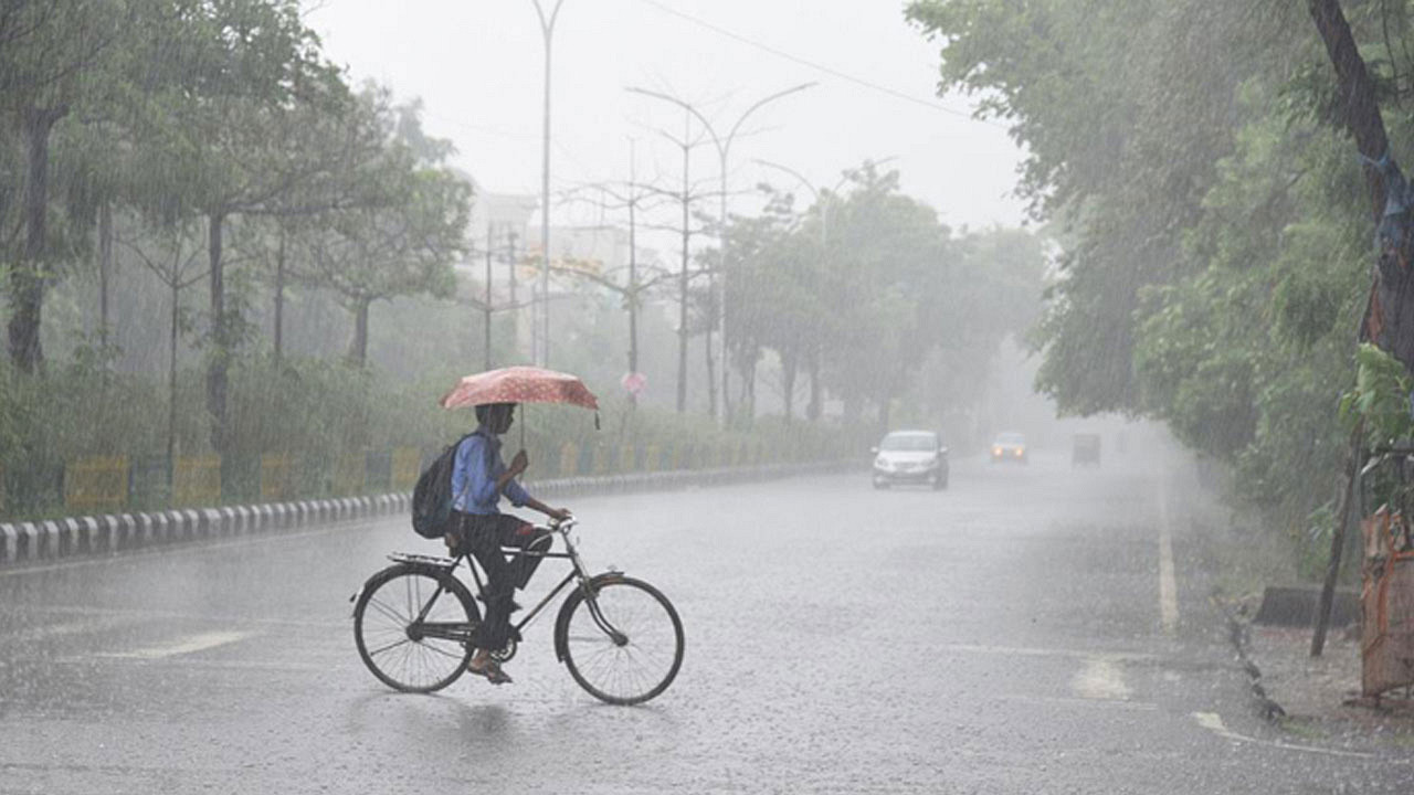 আবহাওয়ার খবর: আজও সারাদেশের আট বিভাগে বৃষ্টির সম্ভাবনা