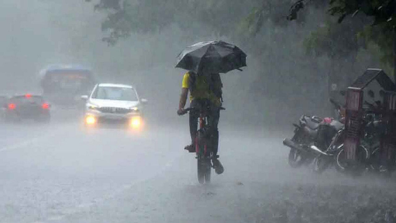 আবহাওয়ার খবর: তিন বিভাগে অতি ভারী বৃষ্টির পূর্বাভাস