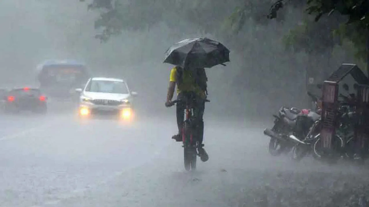 আবহাওয়ার খবর: তিন বিভাগে অতি ভারী বৃষ্টির পূর্বাভাস