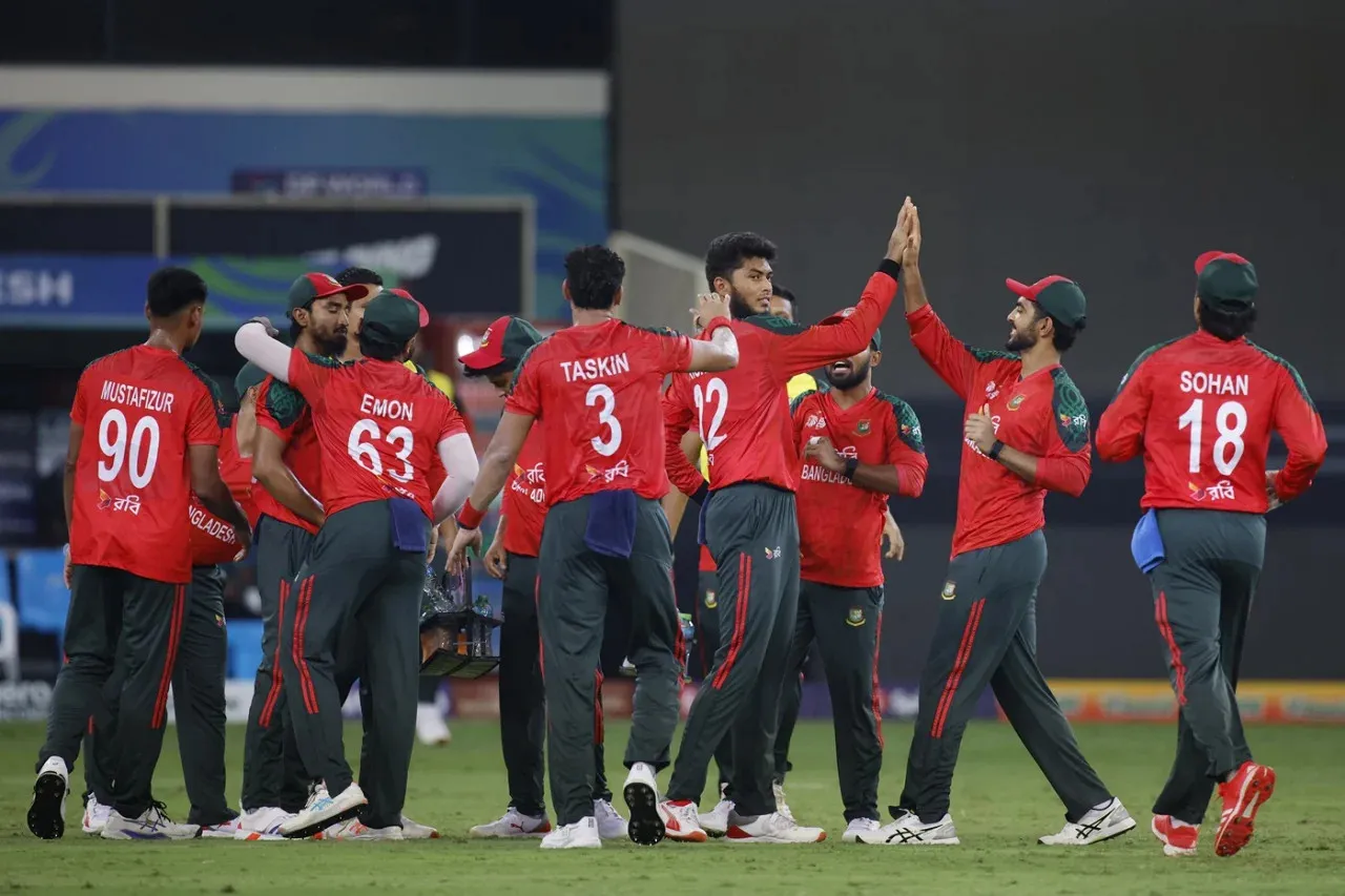 চলছে বাংলাদেশ বনাম আফগানিস্তান ৩য় টি-২০ ম্যাচ: লাইভ দেখুন এখানে