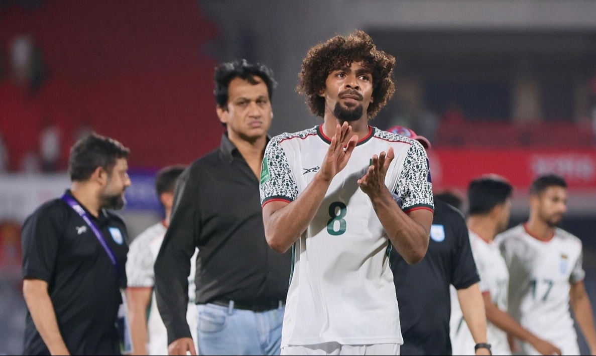 হংকং ম্যাচের আগে ঢাকায় হামজা: সমর্থকদের কাছে একটাই আবদার