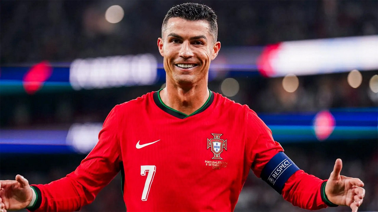 জানুন কিভাবে! রোনালদো হলেন ফুটবলের প্রথম বিলিয়নিয়ার, আয়ের উৎস কী?
