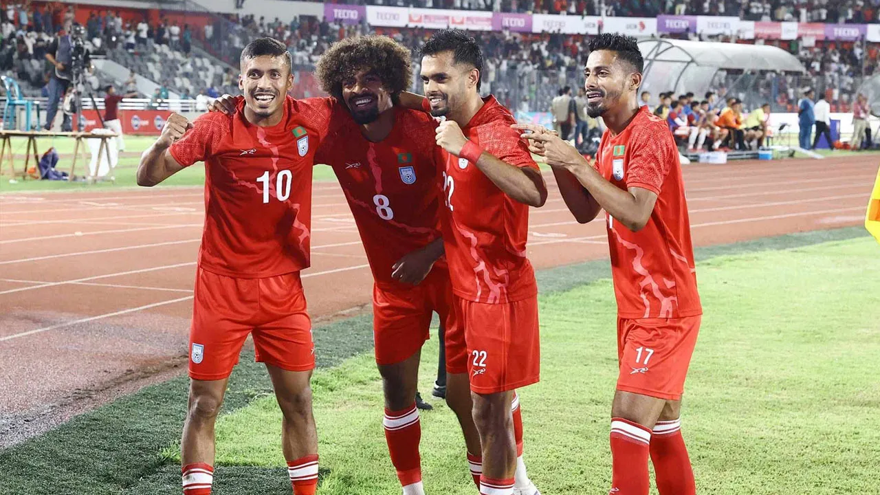 চলছে বাংলাদেশ বনাম হংকং ম্যাচ: প্রথমার্ধের লস টাইম গোল, জানুন সর্বশেষ ফলাফল
