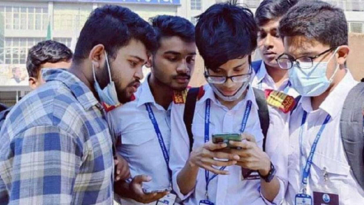 এইচএসসি রেজাল্ট ২০২৫ দেখার নিয়ম: এসএমএস ও অনলাইন গাইড