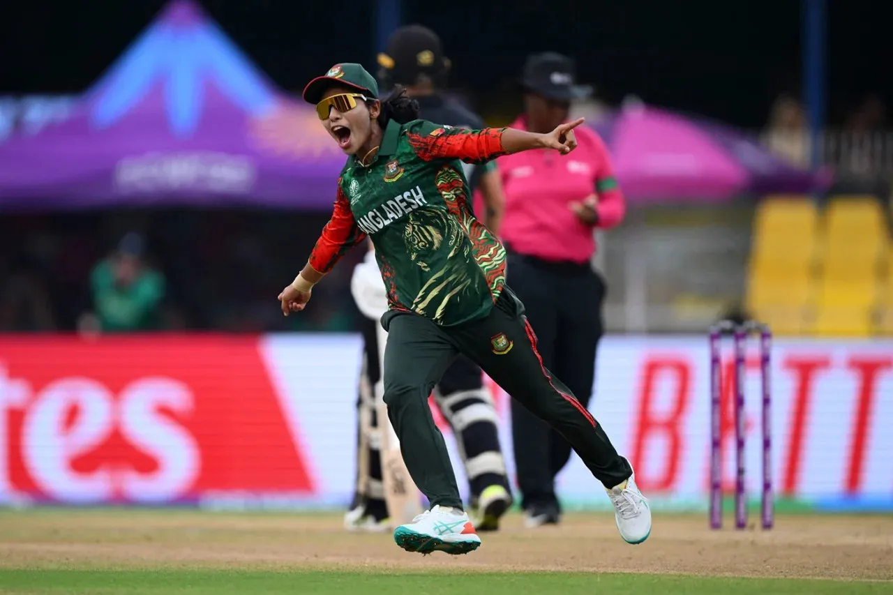 চলছে বাংলাদেশ বনাম দক্ষিণ আফ্রিকা ম্যাচ: বোলিংয়ে বাংলাদেশ, লাইভ দেখুন এখানে