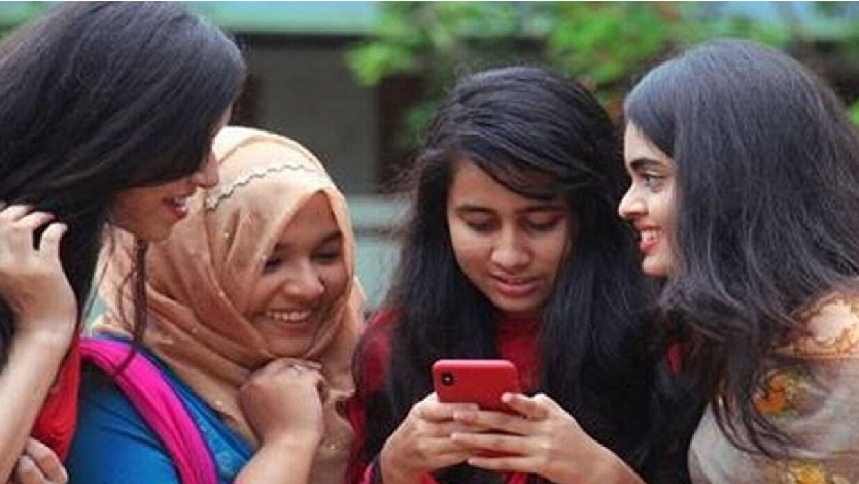 HSC Result 2025: জানুন ঘরে বসেই কিভাবে দেখবেন আপনার ফল
