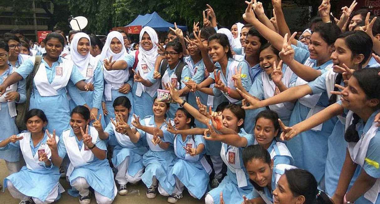 আজ এইচএসসি ফল ২০২৫ প্রকাশ: ফলাফল দেখুন এখানে