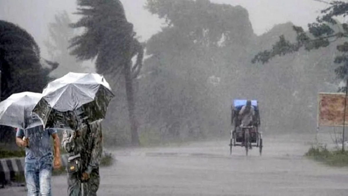 আজ দেশের যেসব এলাকায় ৬০ কিমি বেগে ঝড় হাওয়ার সম্ভাবনা