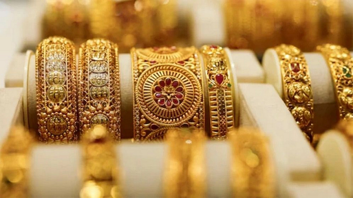 স্বর্ণের দামে বড় পতন, কারণ কি, সোনার ভরি কত