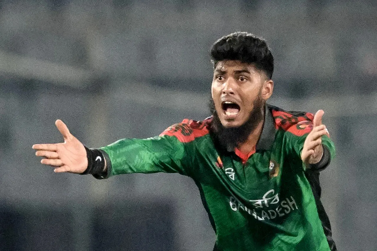 রশিদ খান, অ্যাডাম জাম্পাকে পেছনে ফেলে রিশাদ হোসেনের বিশ্বরেকর্ড