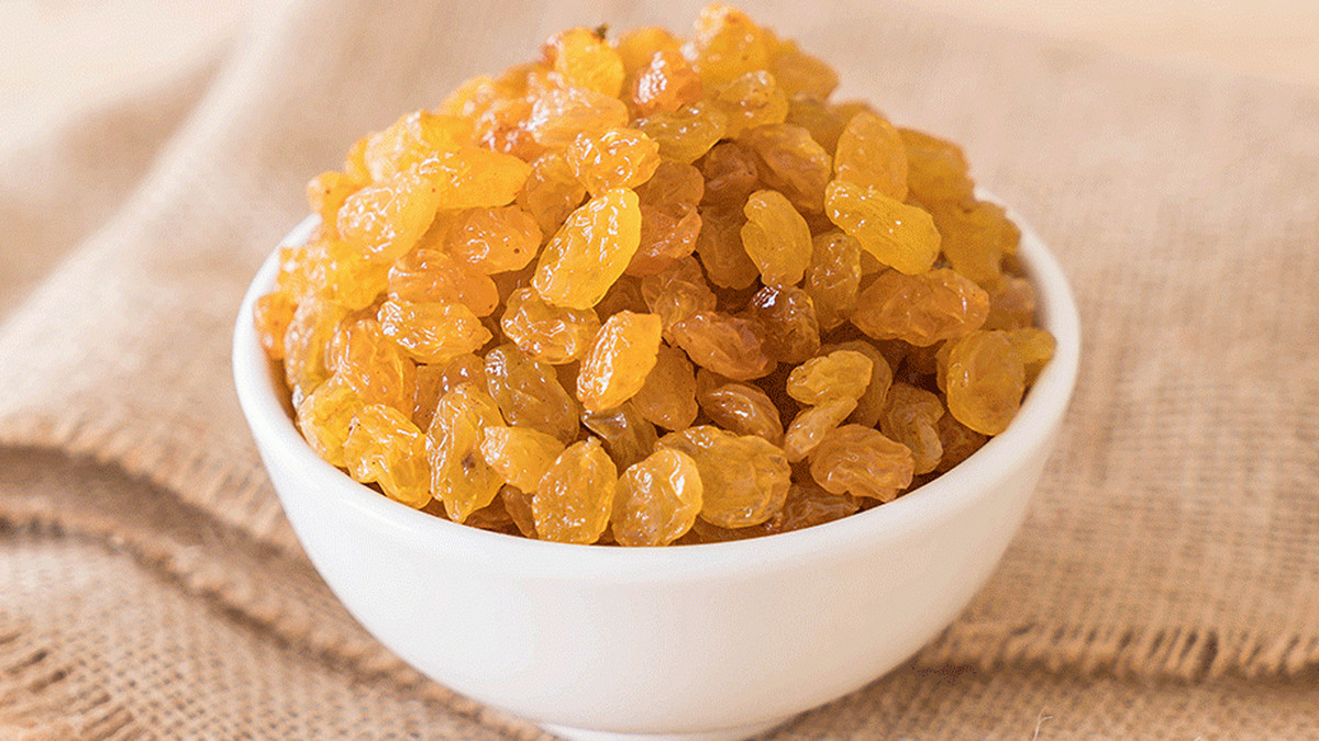 সকালের খালি পেটে ভেজানো কিশমিশ: হাজারো রোগের অব্যর্থ প্রতিরোধক