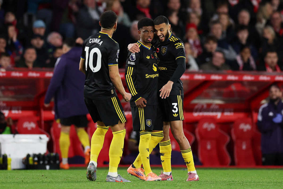 ম্যানচেস্টার ইউনাইটেড বনাম নটিংহ্যাম ফরেস্ট: ৪ গোলের নাটকীয় ম্যাচ শেষ