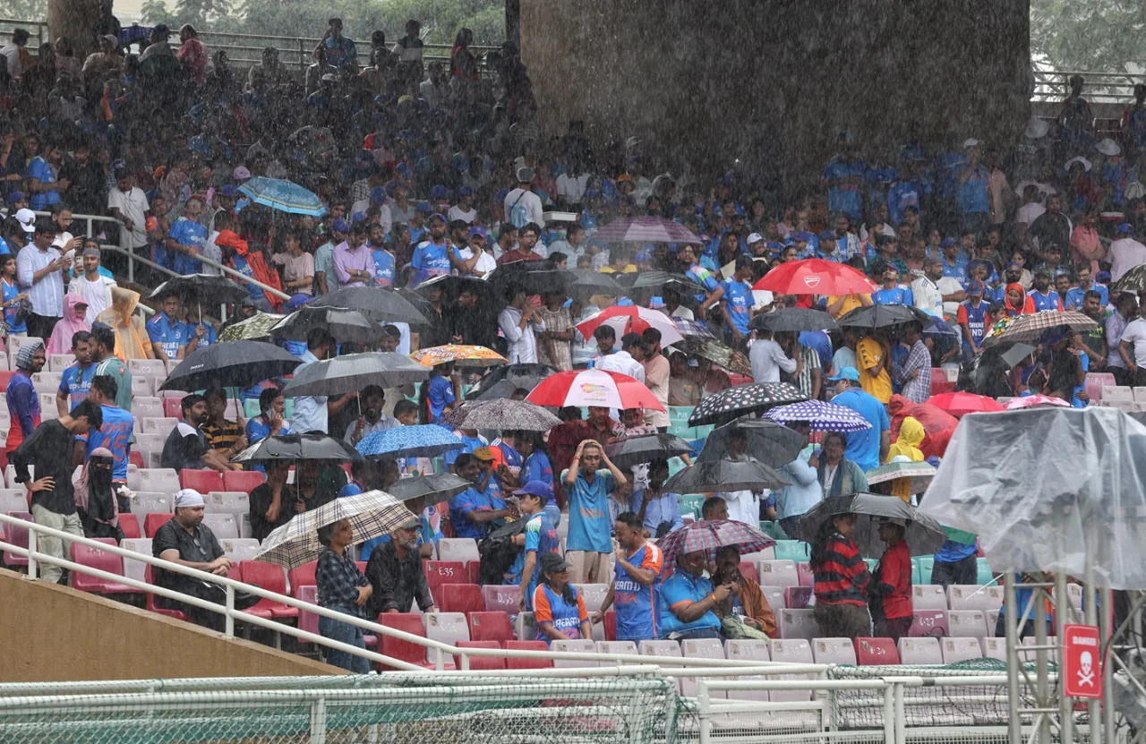 IND W vs SA W World Cup Final 2025 LIVE: বৃষ্টিতে বিলম্বিত, কখন শুরু হবে খেলা