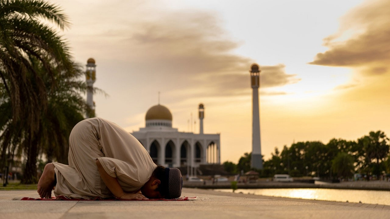 আজকের ফজরের নামাজের শেষ সময়: রবিবার, ২ নভেম্বর ২০২৫