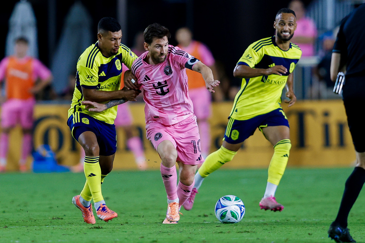 ইন্টার মায়ামি বনাম ন্যাশভিল: মেসি ম্যাজিক ব্যর্থ, ৩ গোলের নাটকীয় ম্যাচ শেষ