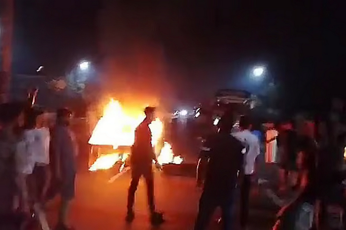 মনোনয়ন দ্বন্দ্বে টালমাটাল ঢাকা–ভাঙ্গা এক্সপ্রেসওয়ে: টায়ার জ্বালিয়ে বিক্ষোভ