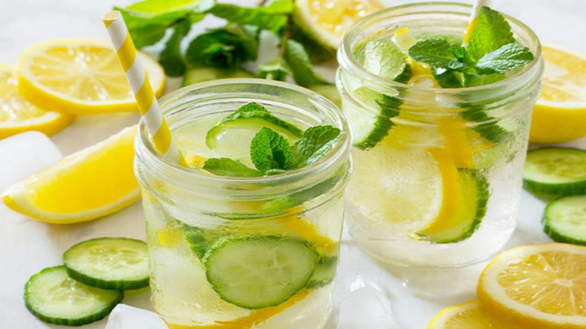 সকালে খালি পেটে কী খাবেন? জানুন সেরা ৫ স্বাস্থ্যকর পানীয়