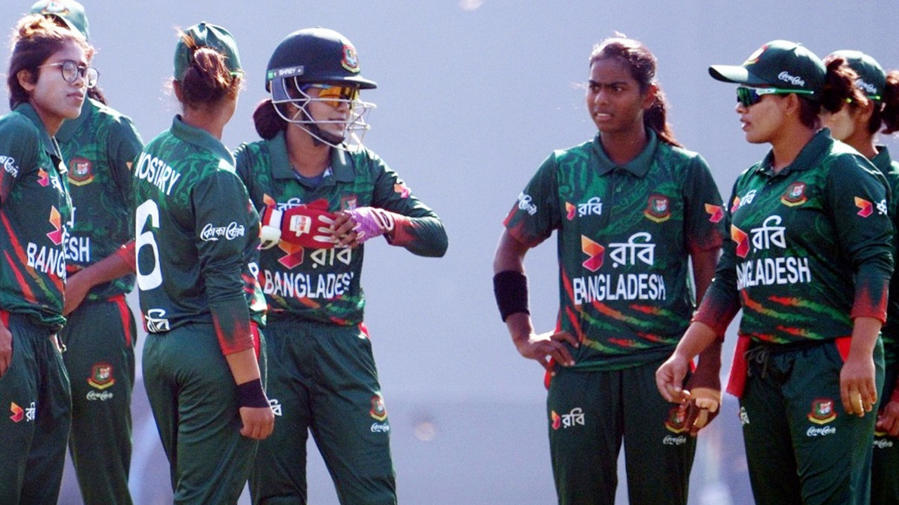 "তোর পি ‘রি’য়ড শেষ হলে চলে আসিস!" – বাংলাদেশের নারী ক্রিকেটারকে যৌ‘ন নির্যা‘তন