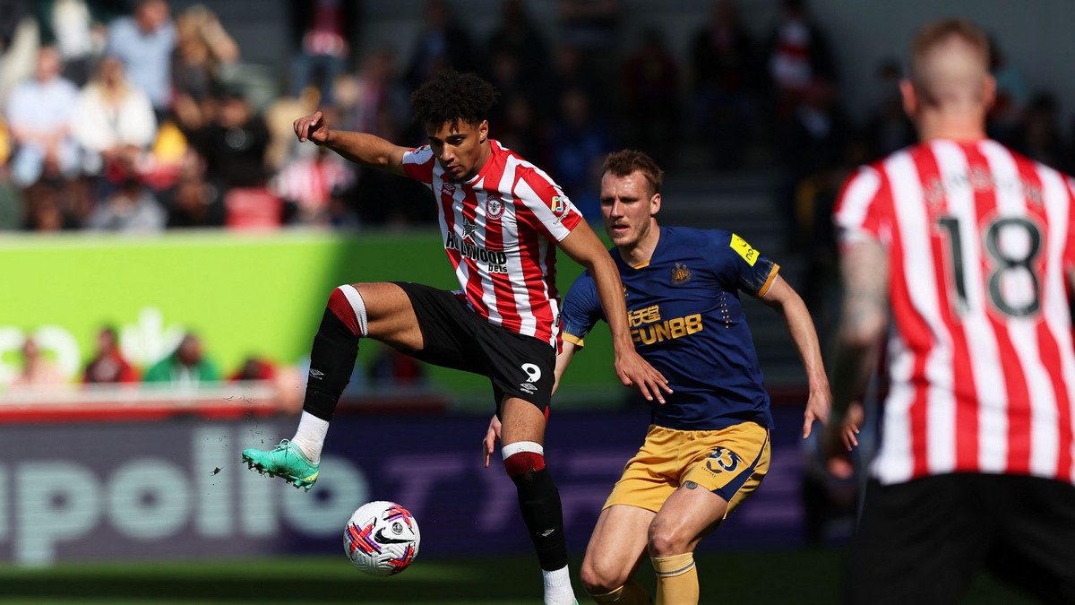 নিউক্যাস বনাম ব্রেন্টফোর্ড: লাল কার্ড, শেষ ৪ গোলের ম্যাচ, জানুন ফলাফল