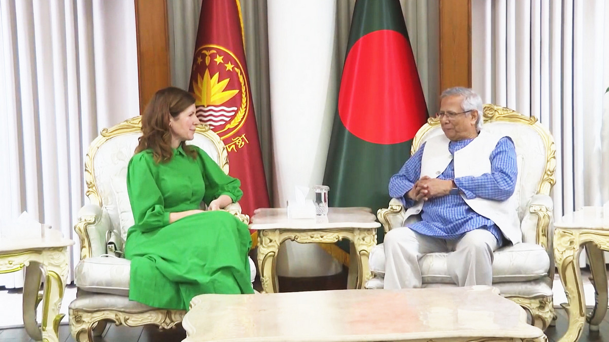 নির্বাচনে অংশগ্রহণ করতে পারবে কি না আওয়ামী লীগ জানালেন প্রধান উপদেষ্টা