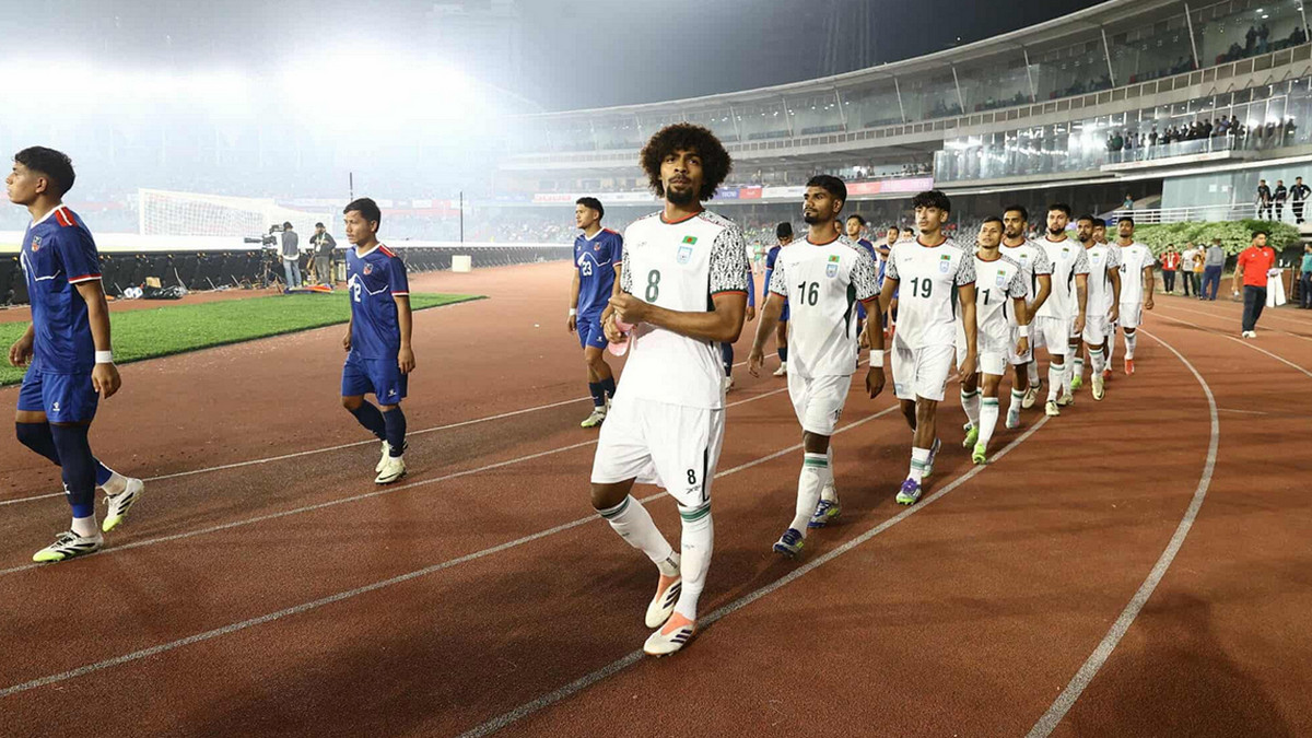 হতাশার রাতে হামজার নতুন বার্তা