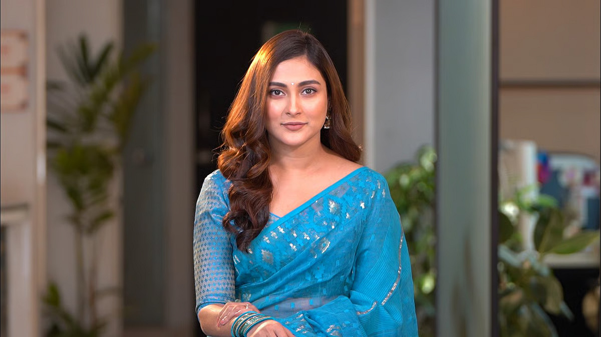 যে কারণে অভিনেত্রী মেহজাবীন চৌধুরী বিরুদ্ধে গ্রে/প্তা/রি পরোয়ানা জারি