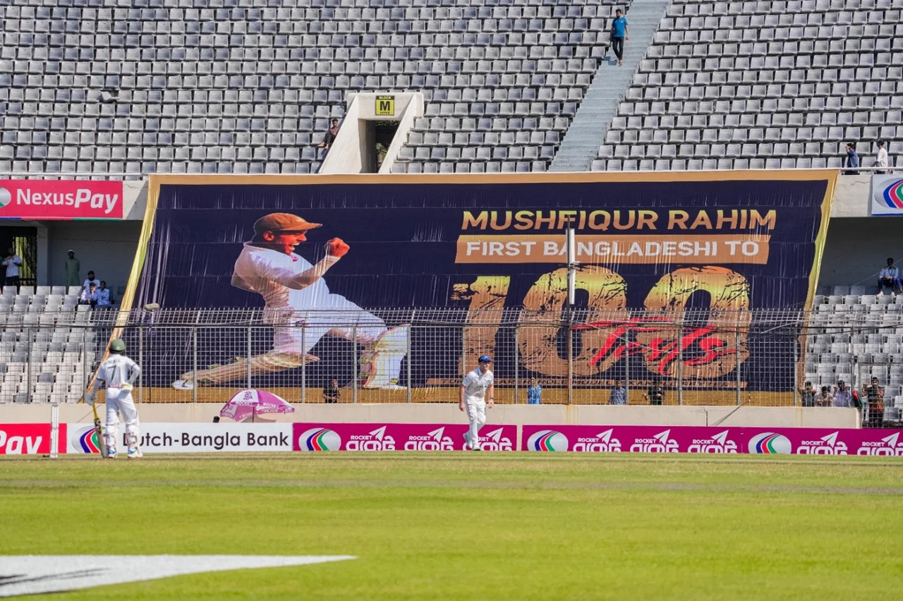 শত তম টেস্টে শতক হাঁকালেন মুশফিক