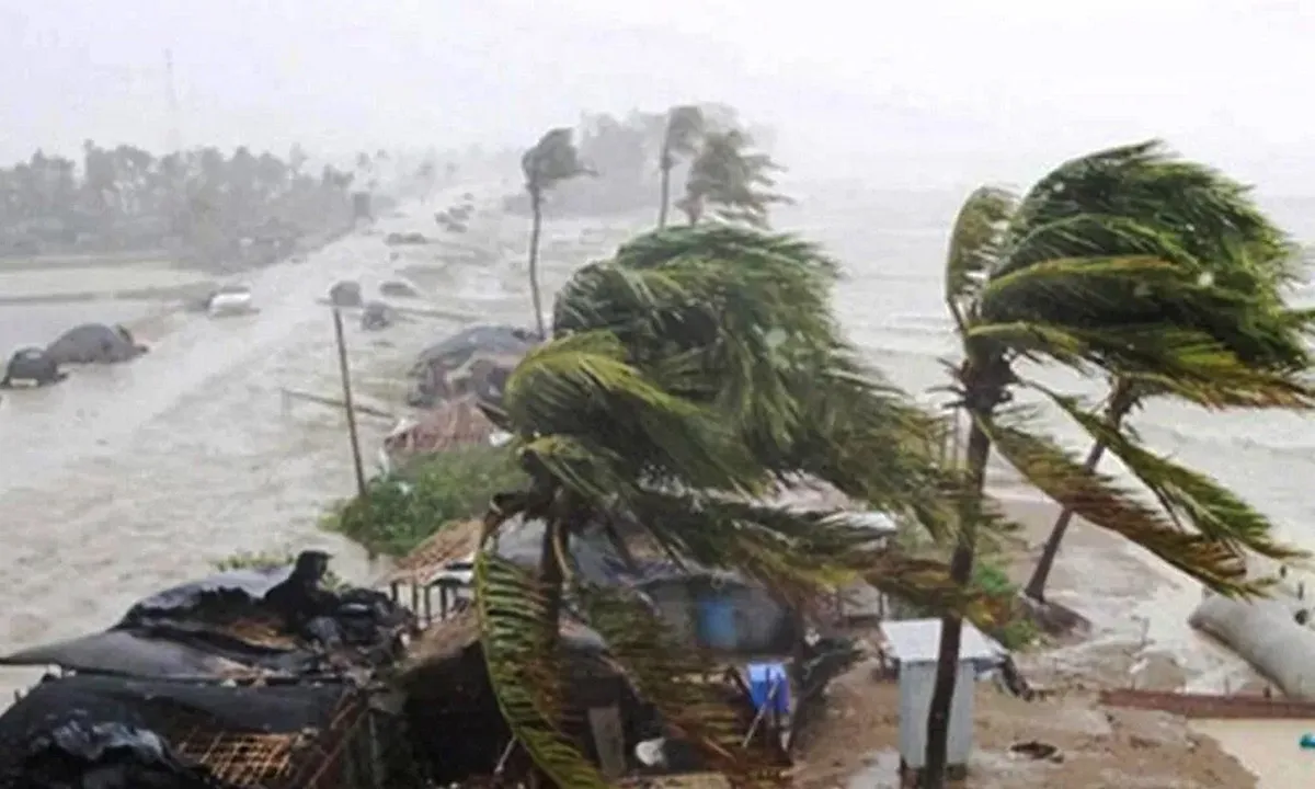 আবহাওয়ার খবর: ধেয়ে আসছে ঘূর্ণিঝড় ‘সেনিয়ার’ বাংলাদেশে আঘাত হানবে যে দিন