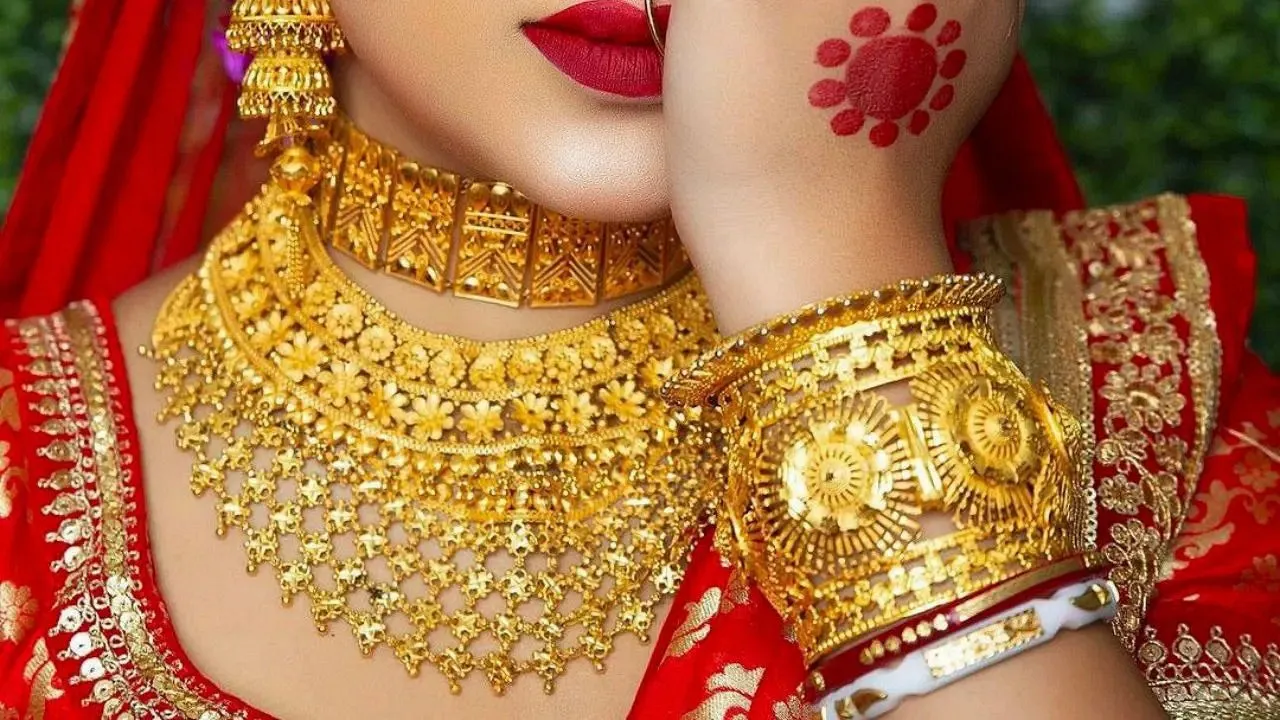 আজকের সোনার দাম: ১৮, ২১ ও ২২ ক্যারেট স্বর্ণের ভরির মুল্য তালিকা