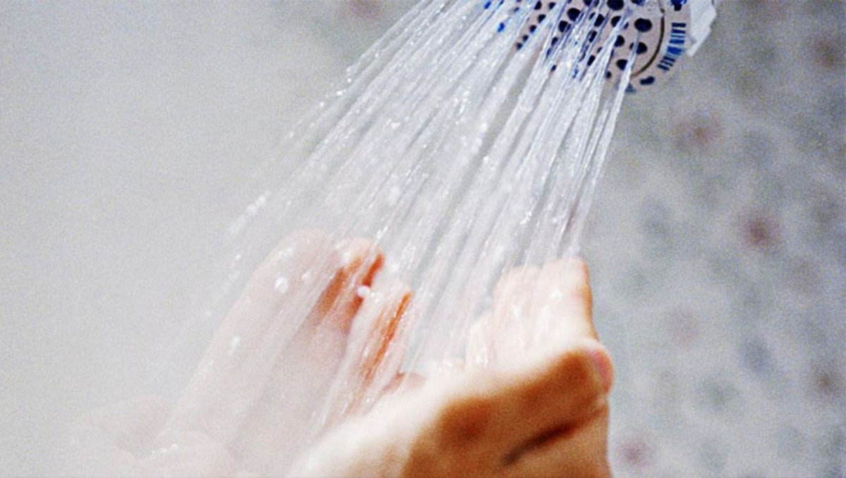 ফরজ গোসলের সঠিক নিয়ম: কখন, কেন ও ৩ ফরজ কাজ অবশ্যই জানুন