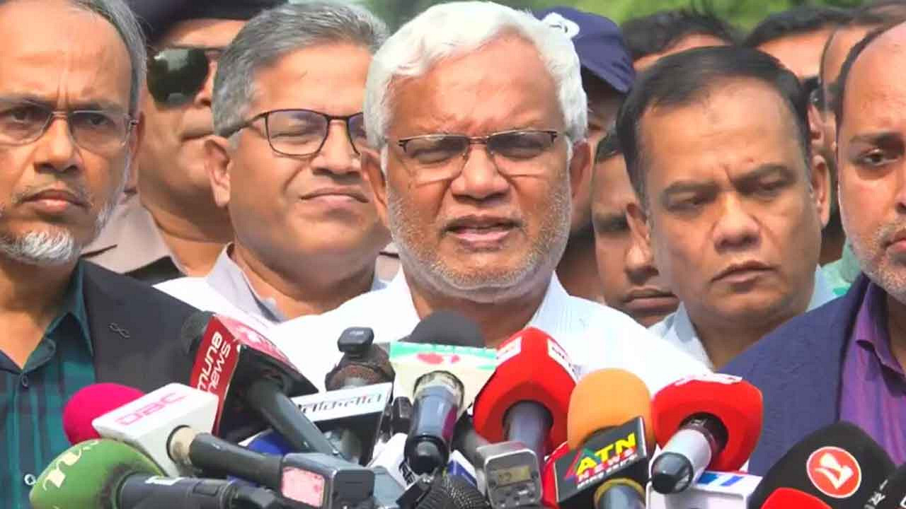 খালেদা জিয়ার সর্বশেষ অবস্থা জানালেন ব্যক্তিগত চিকিৎসক জাহিদ হোসেন