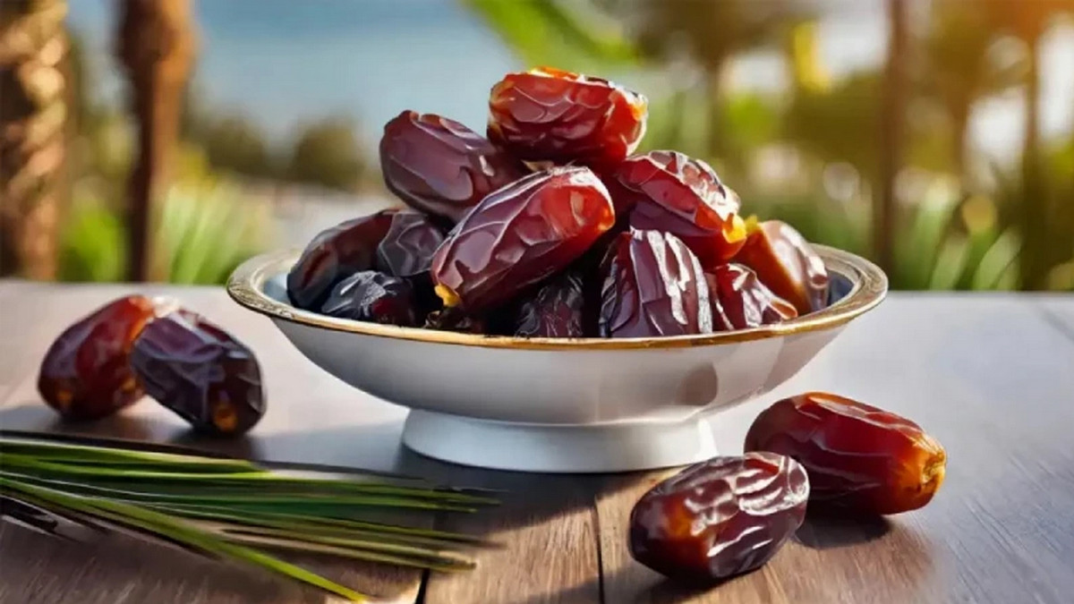 খালি পেটে কয়টি খেজুর খেলে মিলবে উপকার? ৫টি উপকারিতা জানুন