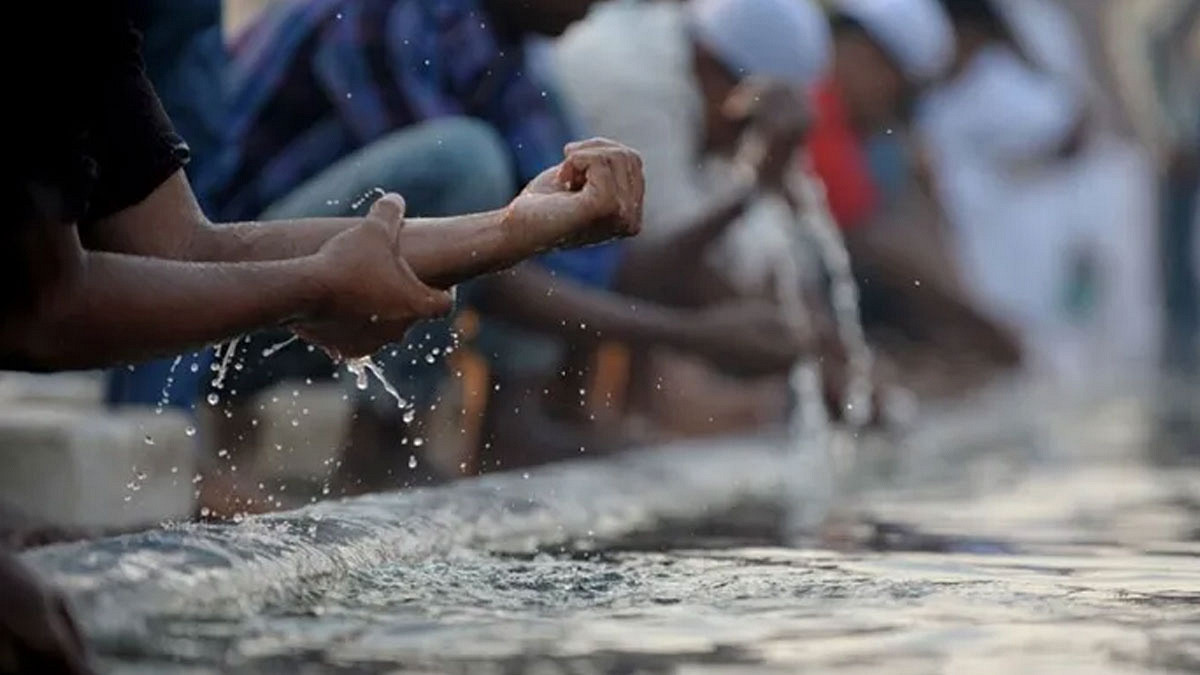 ওযু করার সঠিক পদ্ধতি: ওযুর ফরয, সুন্নাত ও ভঙ্গের কারণসমূহ