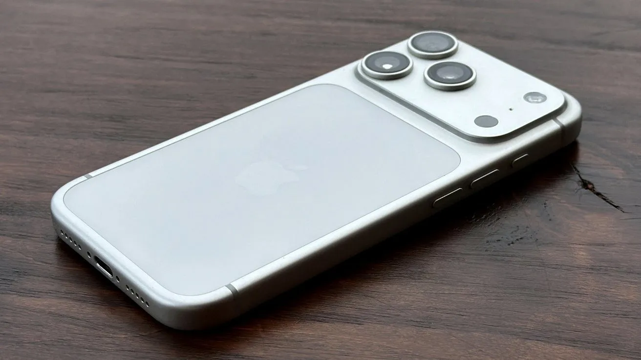 iPhone 18 Pro: ডিসপ্লের নিচে ফেস আইডি ও ভ্যারিয়েবল অ্যাপারচার ক্যামেরা