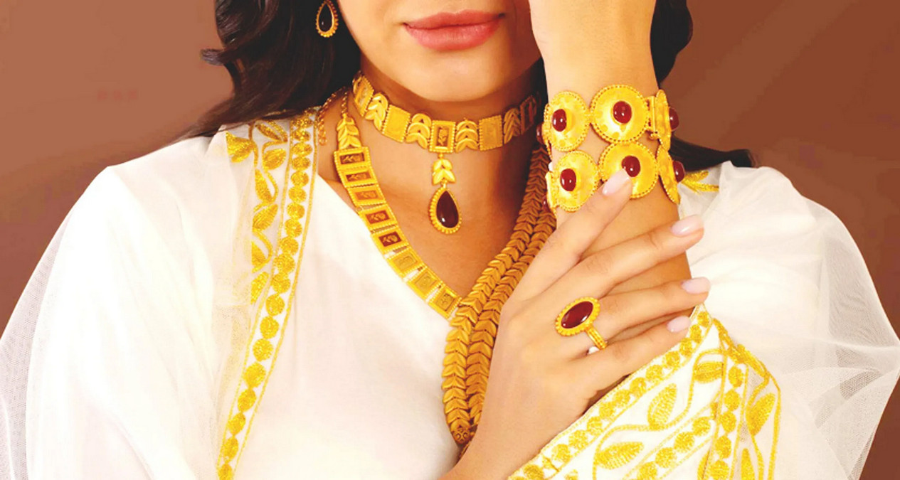 আকাশছোঁয়া স্বর্ণের বাজার: সব রেকর্ড ভাঙলো স্বর্ণের দাম