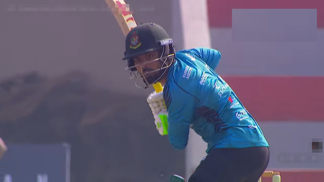 রংপুর রাইডার্স বনাম রাজশাহী: ইফতেখার-তাওহীদের ব্যাটিং ঝড়, সরাসরি দেখুন Live