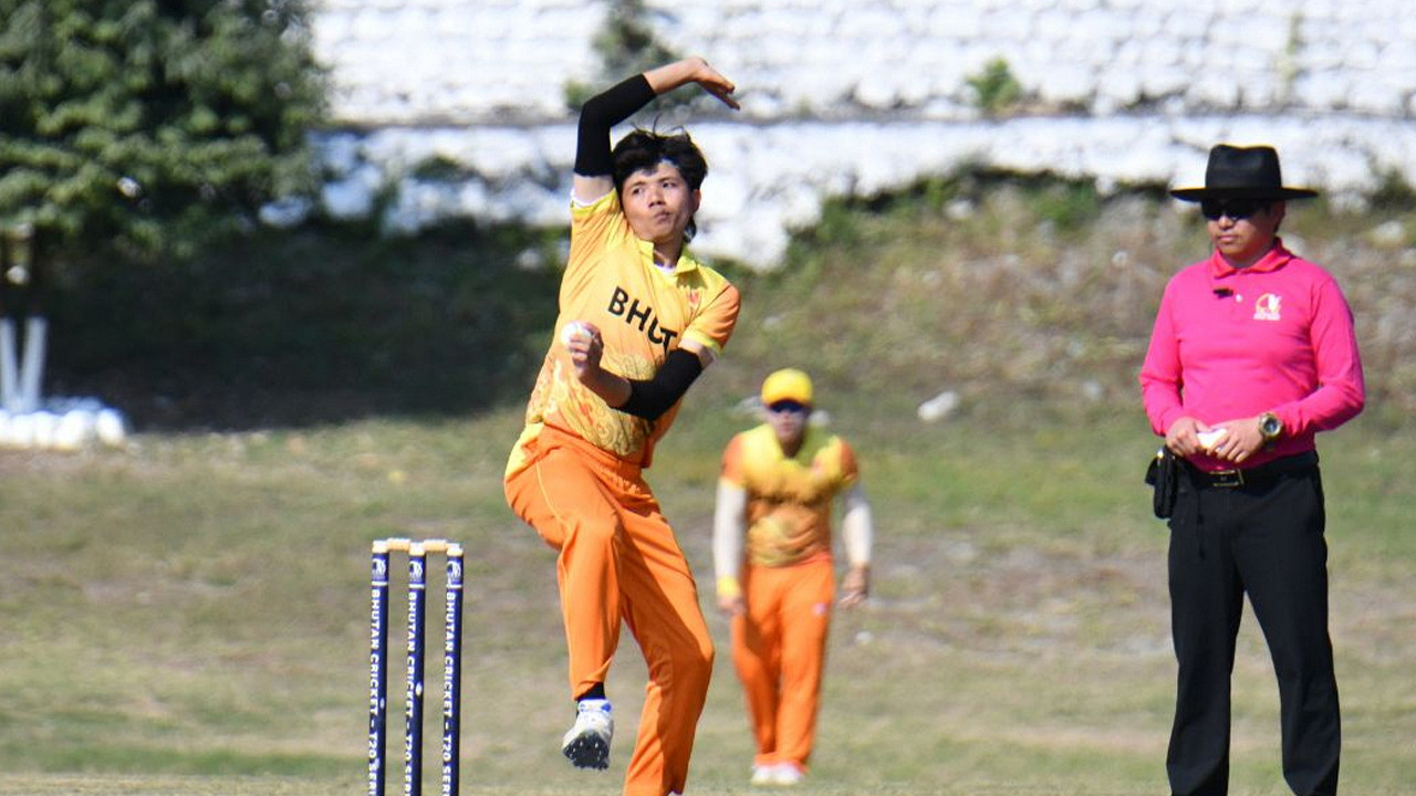 অবিশ্বাস্য বিশ্ব রেকর্ড: ৭ রানে ৮ উইকেট