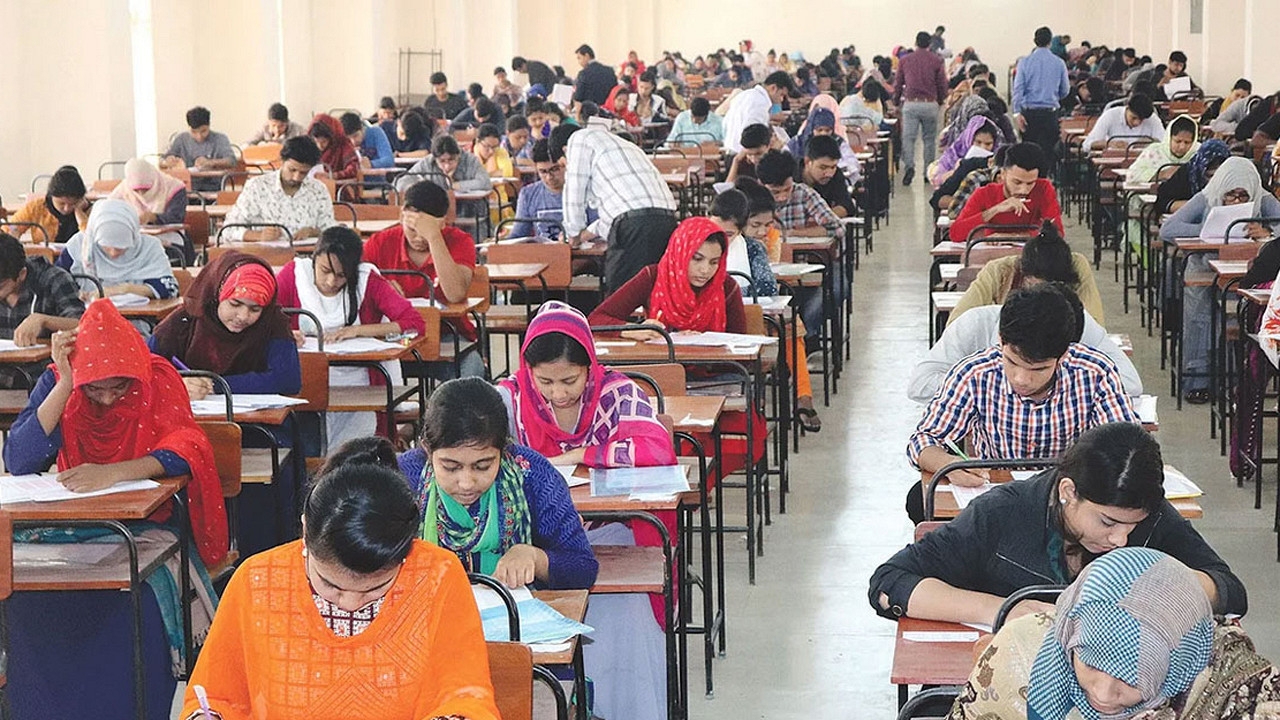 প্রাথমিক শিক্ষক নিয়োগ পরীক্ষা স্থগিত করা হয়েছে কি?