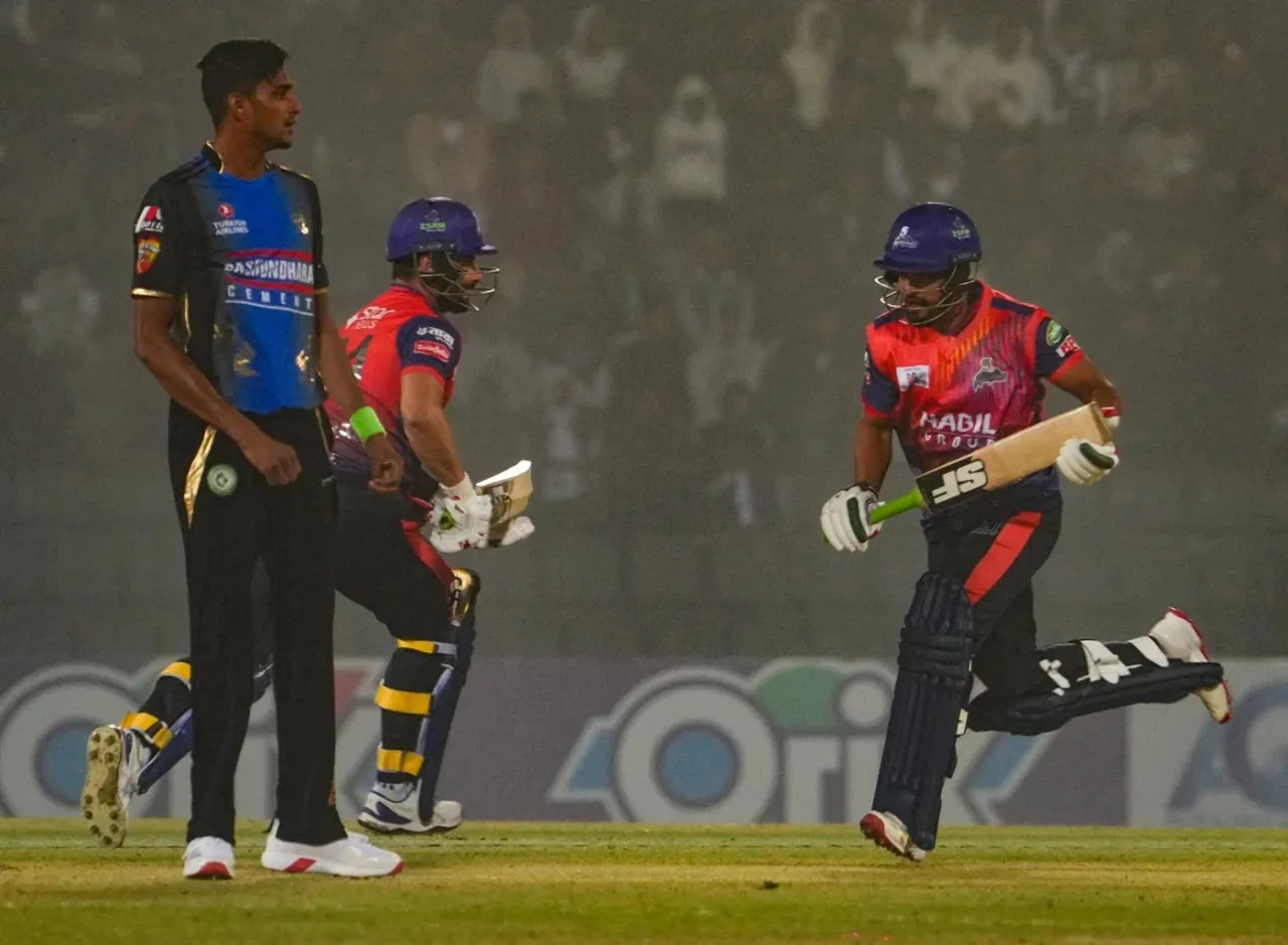 রাজশাহী বনাম রংপুর: সুপার ওভারে শেষ হলো ম্যাচ, জানুন ফলাফল