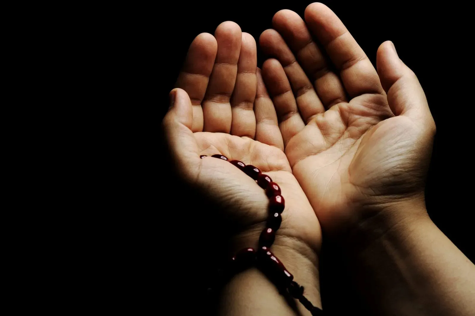 যেসব পাপ বা গুনাহ কারণে রিযিক বন্ধ হয়ে যায়